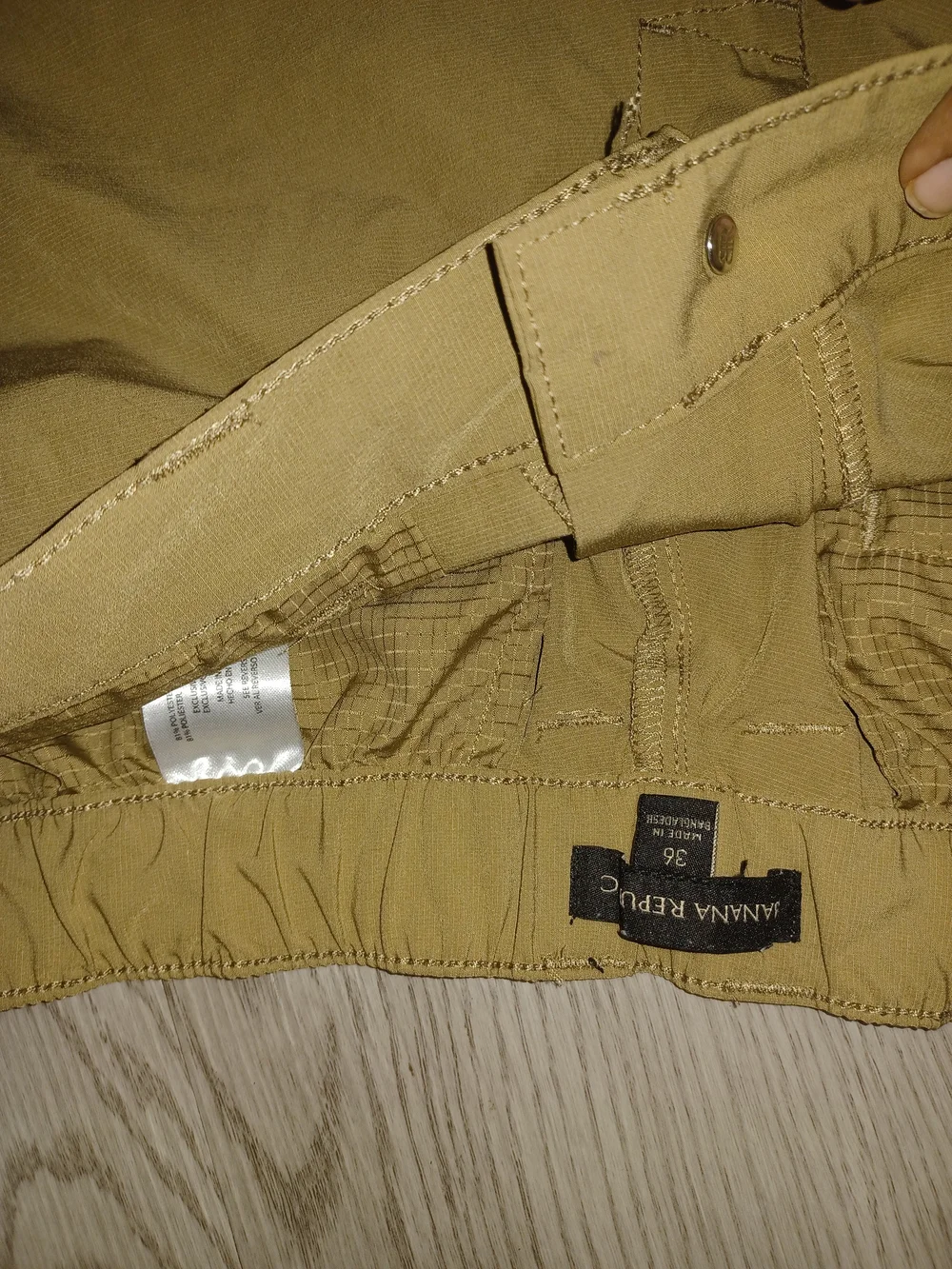 Banana Republic Men's Khaki Flat-Front Casual Shorts